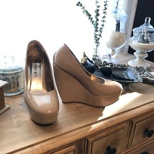 Nude Madden Girl Platform Wedge Pumps